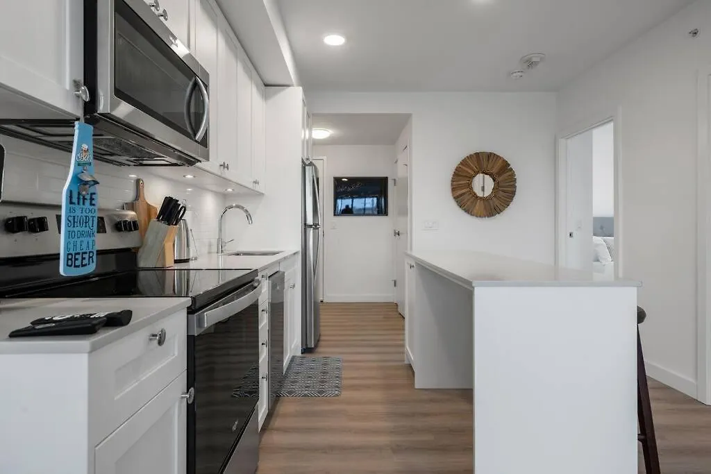 Two Bed Downtown Unit With Parking Apartment Calgary